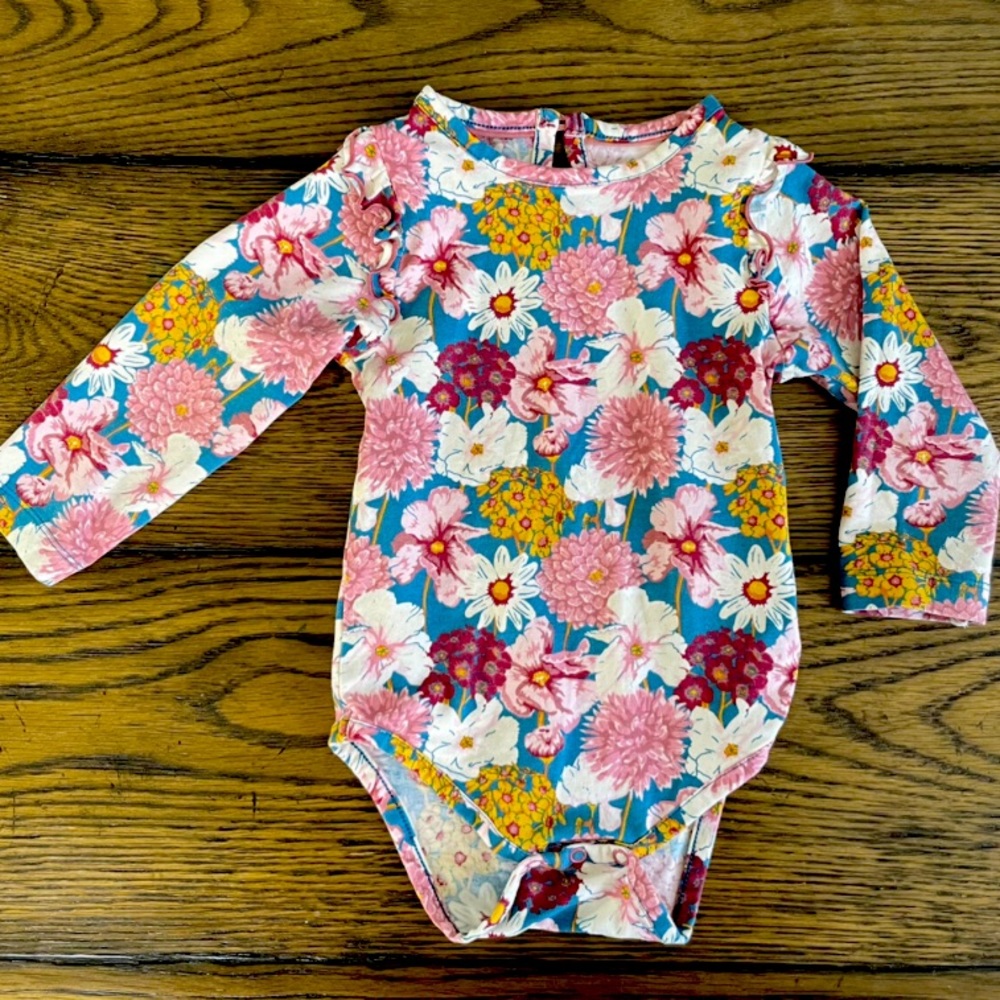floral Rufflebutts onesie 0-3 month
